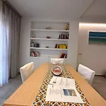 Luxury Sea House شقة *